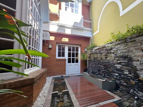 Casa con jardín, quincho y garaje en venta | Berazategui