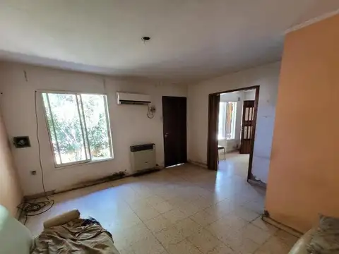 Casa en Venta con 4 cocheras