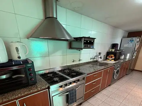 Depto Tipo Casa en Venta con 2 cocheras