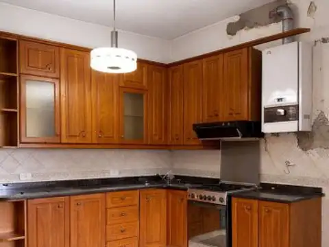 Casa 3 amb a refaccionar con salida a 2 calles
