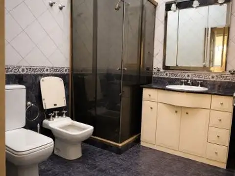 Casa 3 amb a refaccionar con salida a 2 calles