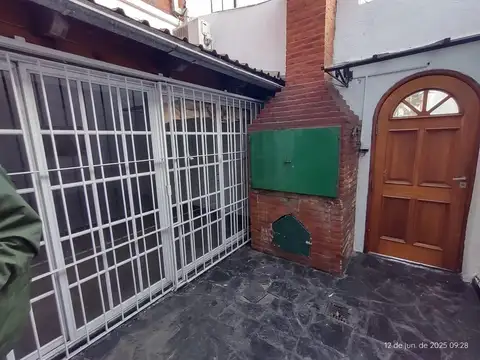 Depto Tipo Casa 4 ambientes con 2 baños