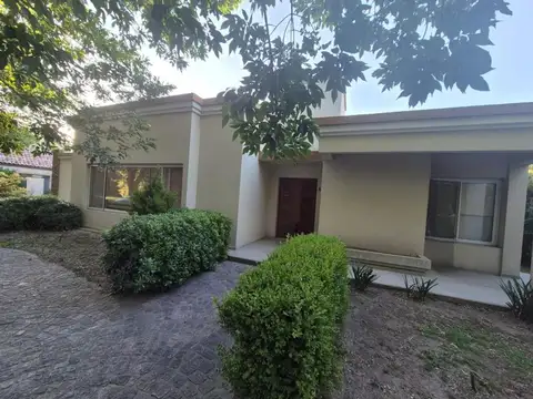 CASA EN VENTA EN CLUB DE CAMPO EL NACIONAL
