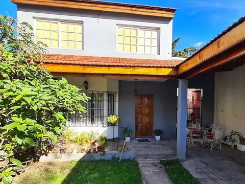 CASA CHALET CON TERRENO PROPIO Y DEPTO EN P.ALTA