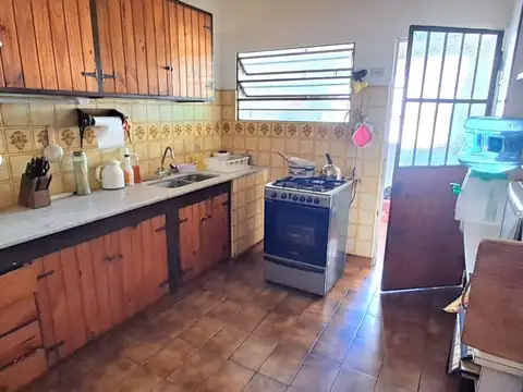 Local zonificacion comercial CM1 - Martinez.-Vias/Libertador
