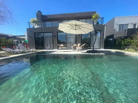 Calle El Deslinde 1600