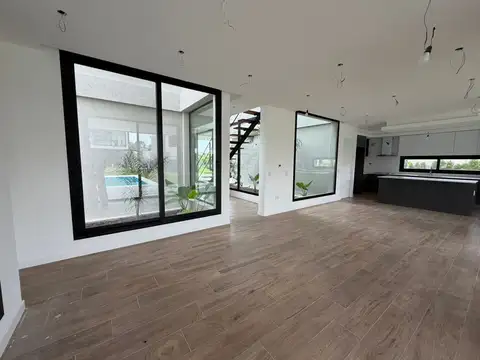 Casa Chalet  en Venta en Carpinchos, Nordelta, Tigre