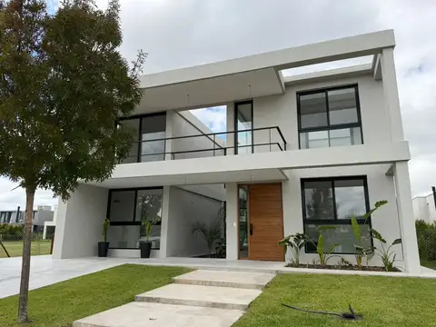 Casa Chalet  en Venta en Carpinchos, Nordelta, Tigre