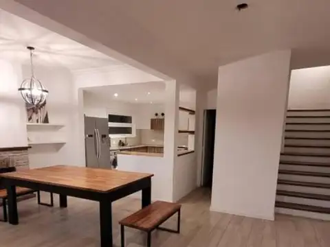 Casa 3 ambientes con 2 baños