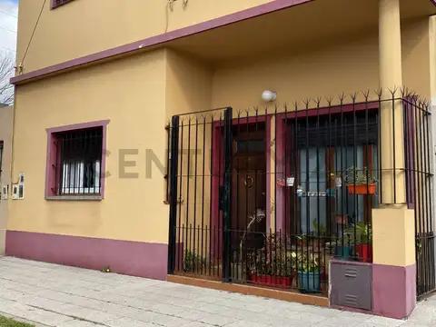 PH Frontal de 3 Ambientes con Patio + Monoambiente con patio