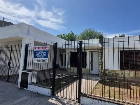 ALQUILO CASA 3 AMB PARQUE SAN MARTIN MERLO