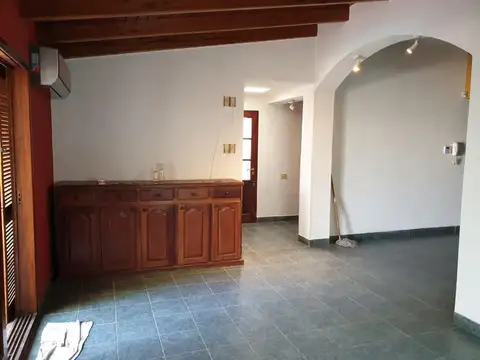 Casa Con Quincho y Piscina