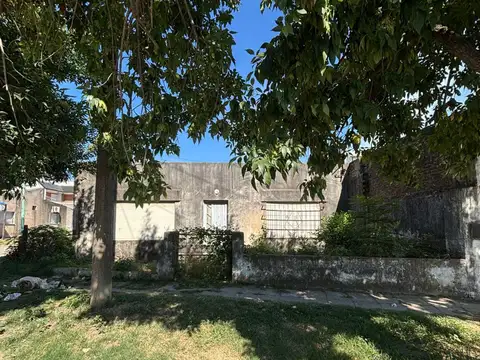 TERRENO EN OCHAVA CON CASA A DEMOLER - SANTO TOME