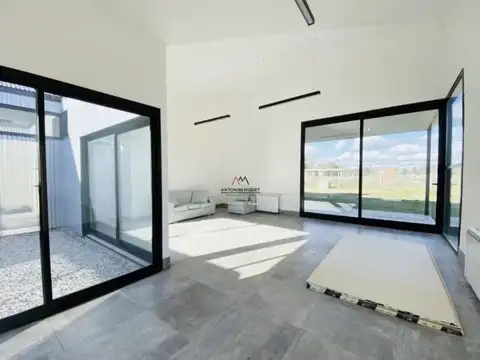 CASA EN ALQUILER EN SANTA ELENA - PILAR DEL ESTE