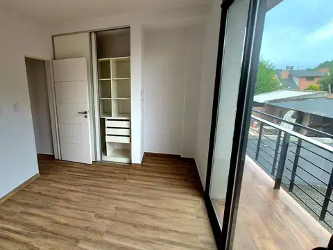 ALQUILER DEPARTAMENTO MONO AMBIENTE PATIO PB