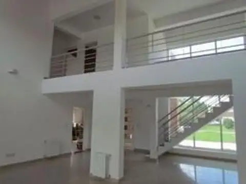 Casa en Venta en Barrio Cube, USD 290.000