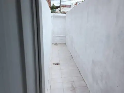 Galpon en Alquiler en Villa Corina, $ 600.000