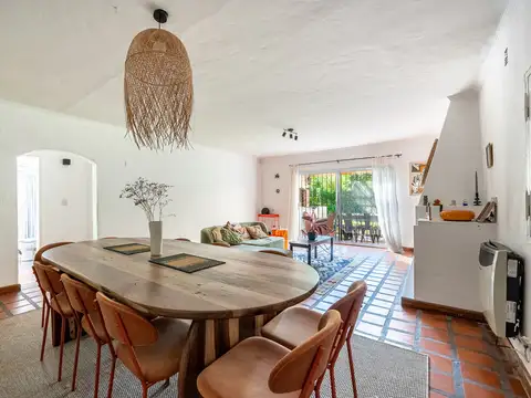 Casa 4 ambientes con 3 baños