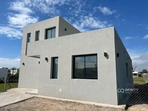 Venta Casa Pilar Del Este Santa Lucía
