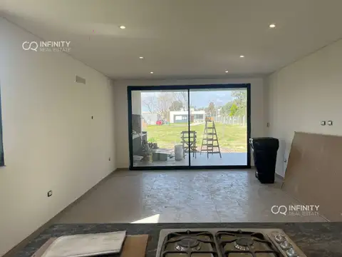 Casa en Venta en Pilar del Este - Santa Lucia, USD 220.000