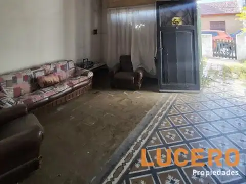 Casa 2 ambientes con 1 baño