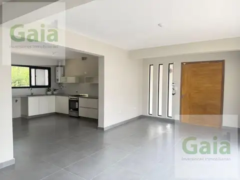 Casa 3 ambientes con 1 baño