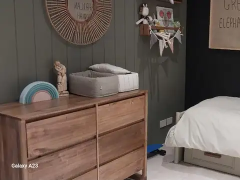 Casa en Alquiler con 2 cocheras
