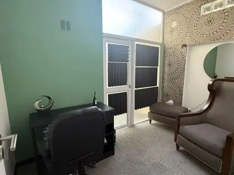 Oficina 4 ambientes con 1 baño