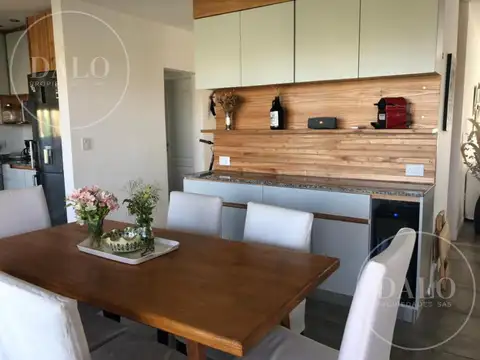 Casa 5 ambientes con 3 baños