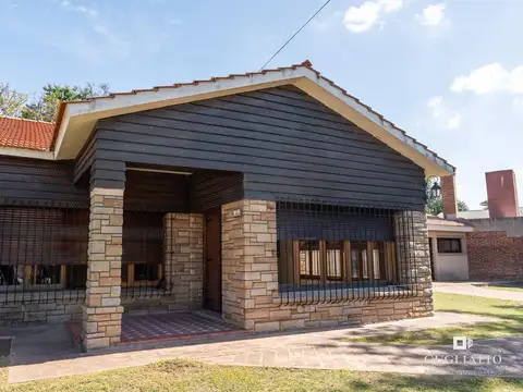 Casa en Venta con 1 cochera