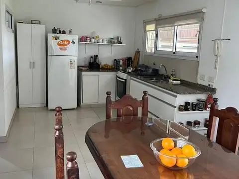CASA EN VENTA EN SICARDI - 2 DORMITORIOS Y PARQUE