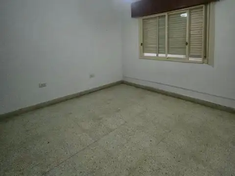 VENTA CASA DOS DORMITORIOS+DPTO FONDO SAN NICOLAS