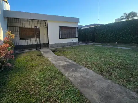 VENTA CASA DOS DORMITORIOS+DPTO FONDO SAN NICOLAS