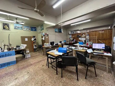 LOCAL COMERCIAL 170 MTS2 SOBRE PARANA - GRAN UBICACION