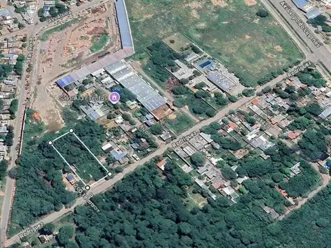 VENTA - TERRENO AMPLIO A METROS DE AV. LUGONES