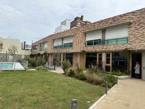 Venta Duplex Dos Dormitorios Con Patio Y Parrileros - Abasto Rosario