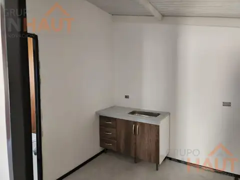 Galpon en Venta 49  mts Fondo