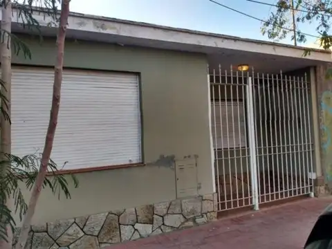 CASA A RESTAURAR EN BARRIO BOMBAL DE CIUDAD