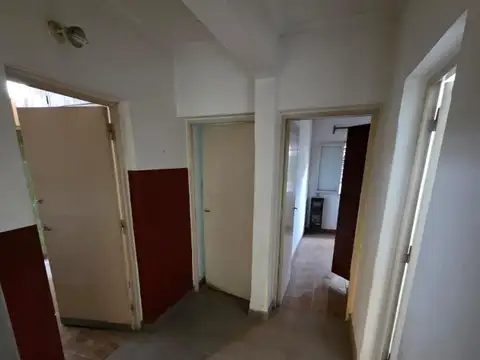 Casa 4 ambientes con 1 baño