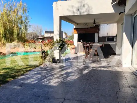 Venta Casa Amoblada, Yacht Club Lago Mari Menuco