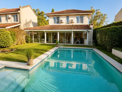 Casa  en Venta en La Candela, Pilar, G.B.A. Zona Norte