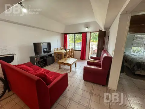 VENTA DE CASA 4 AMBIENTES CON COCHERA EN FLORENCIO VARELA