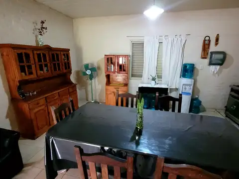 Casa 7 ambientes con 1 baño