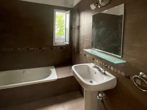 Departamento en Alquiler con 1 cocheras