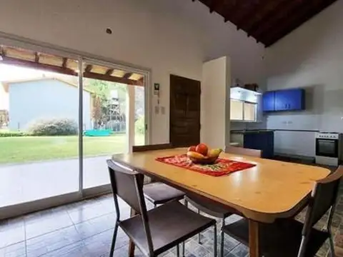 Casa 4 ambientes con 1 baño