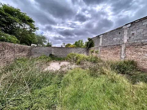 Galpón en venta 312 m² con oficinas, lote de 485 m² en Barrio Colón, Córdoba