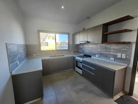Casa en Venta con 5 cocheras