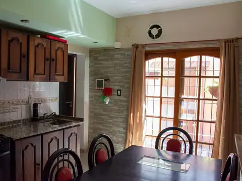 Depto Tipo Casa en Venta de 5 ambientes