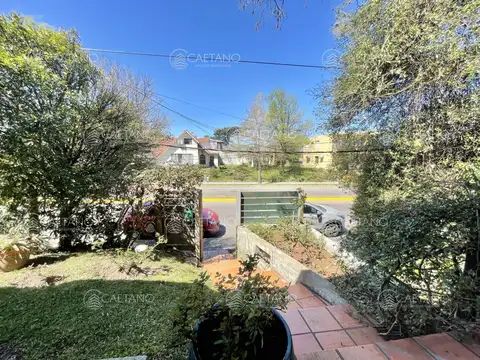 Venta casa - 6 Dormitorios. Playa mansa. Punta Del Este