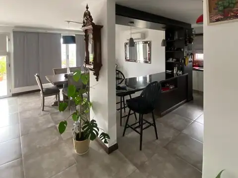 Departamento 4 ambientes con 3 baños